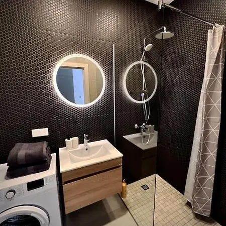 Riga's Essence: Stylish Apartment *